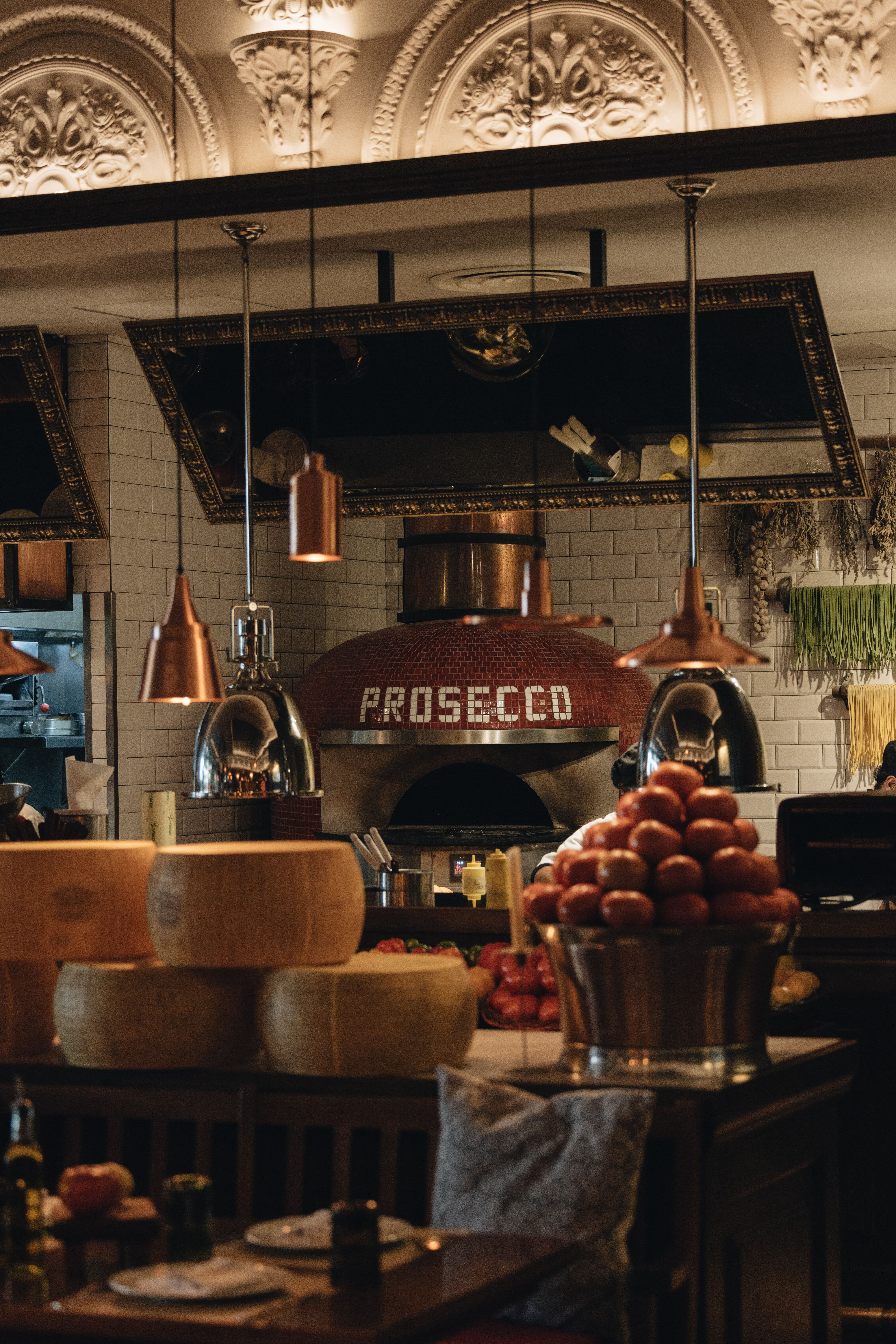 Horno de pizzas en trattoria italiana Prosecco en CDMX